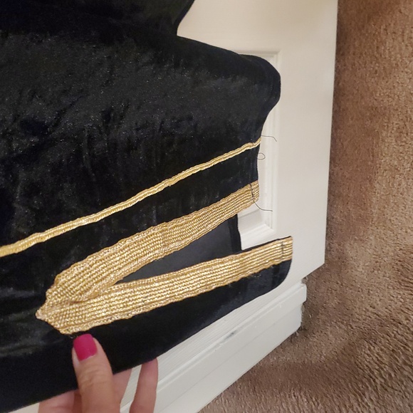 Elegant Black and Gold Embroidered Dress - Picture 5 of 10